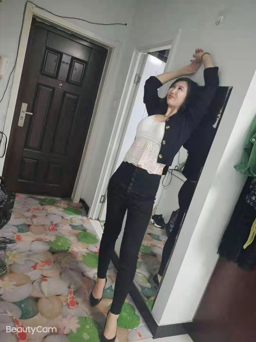 台肤白大胸少妇