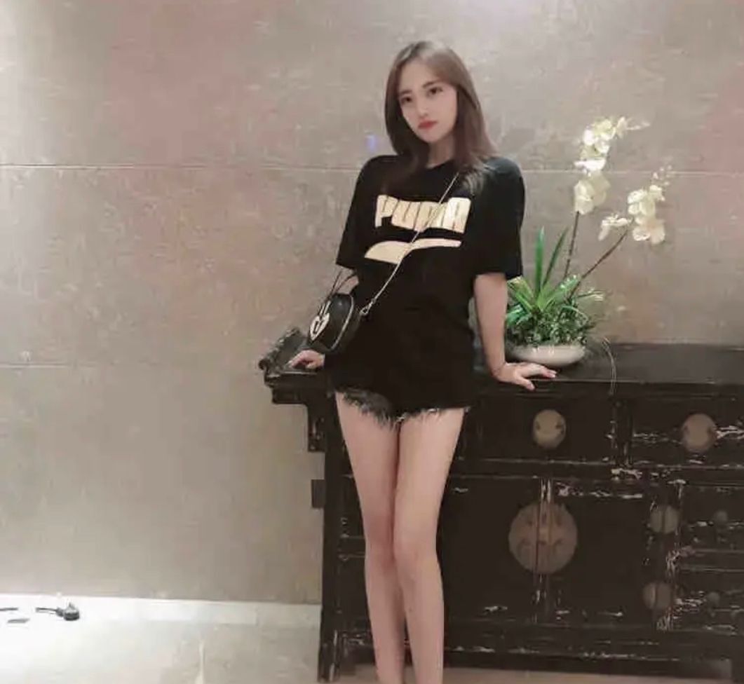 超嫩学生妹,刚出来没多久