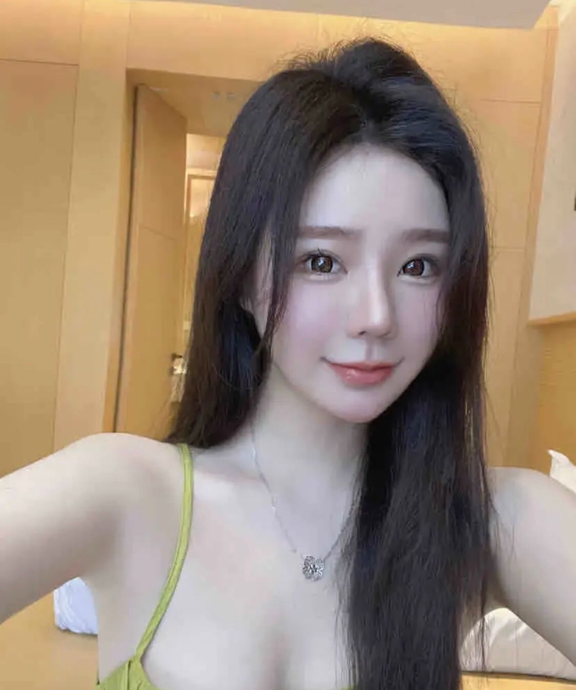 会跳艳舞的小姐姐