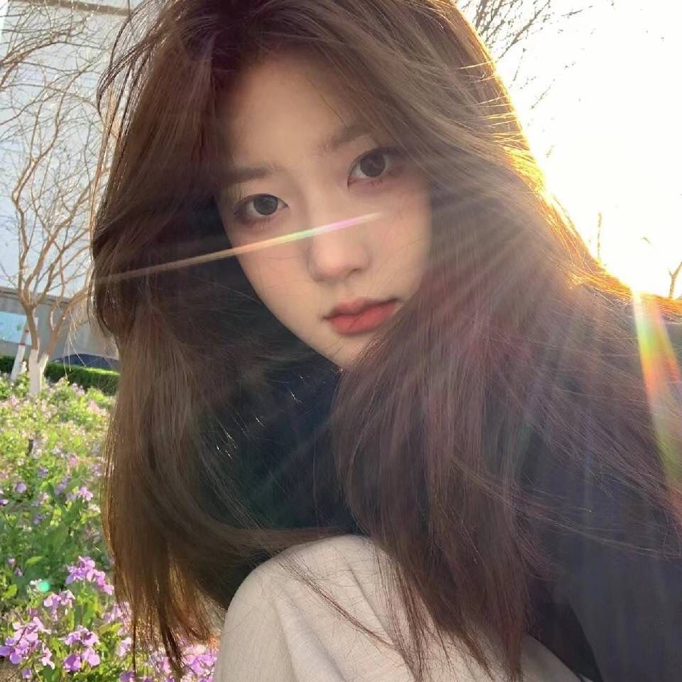 身材很好的美腿嫩妹