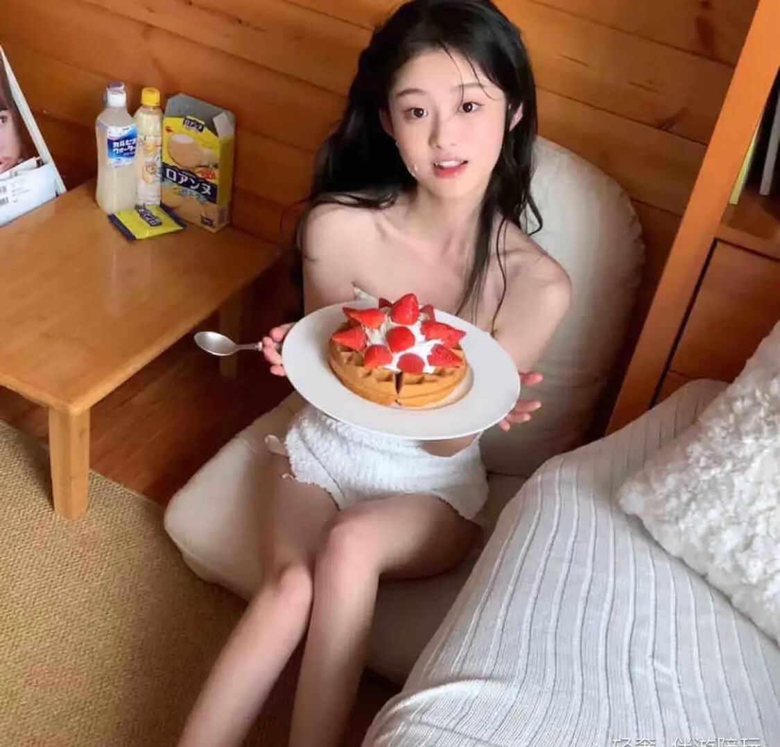 超级嫩的妹子