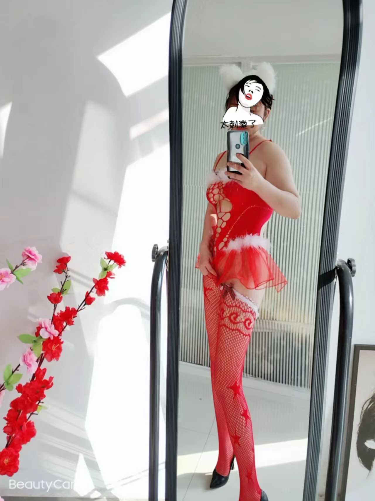 平湖少妇,长的还行,服务也不错,可以双飞哦