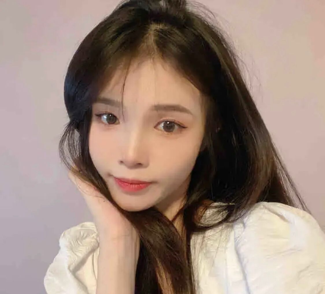 黑丝嫩妹一枚