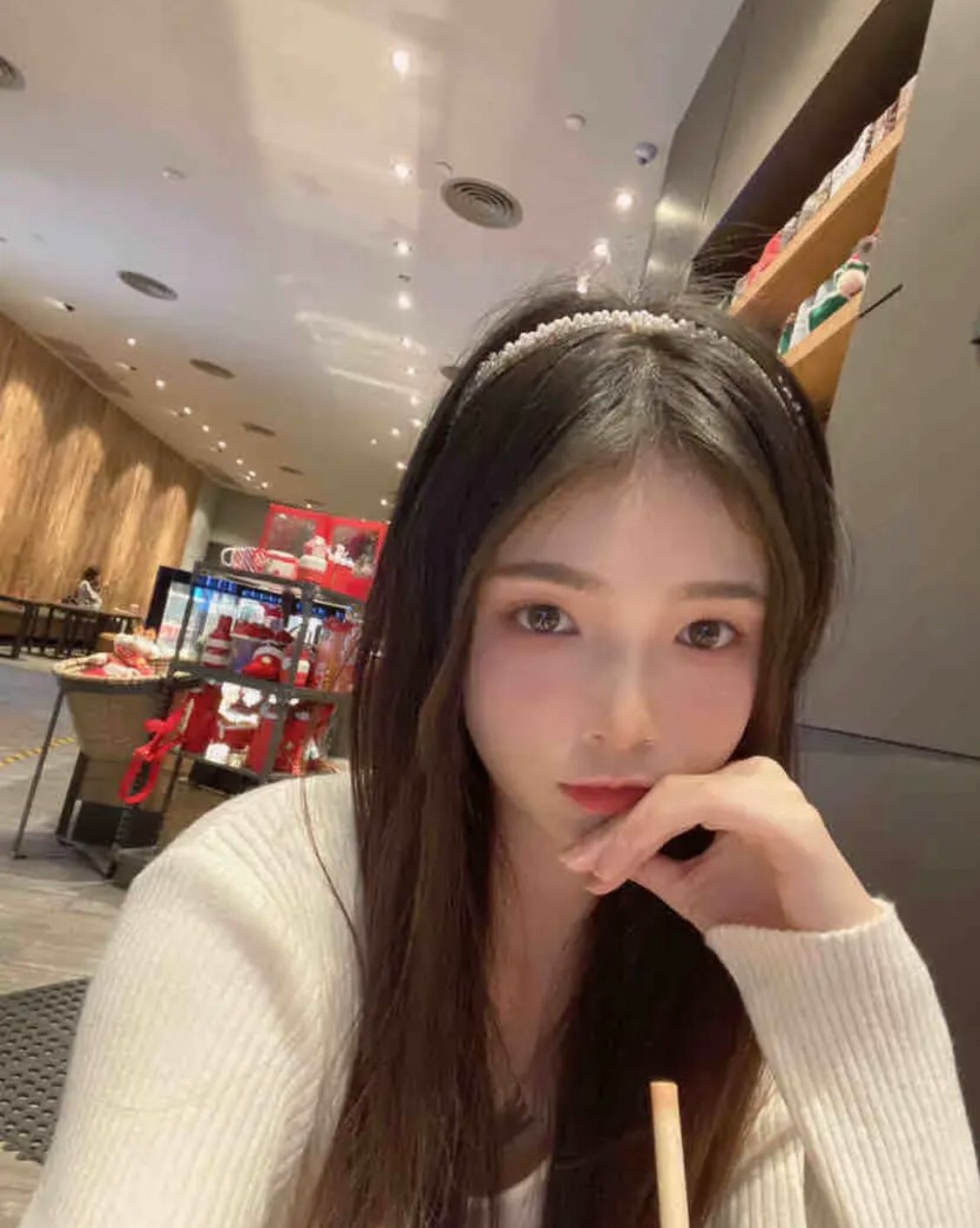 黑丝嫩妹一枚