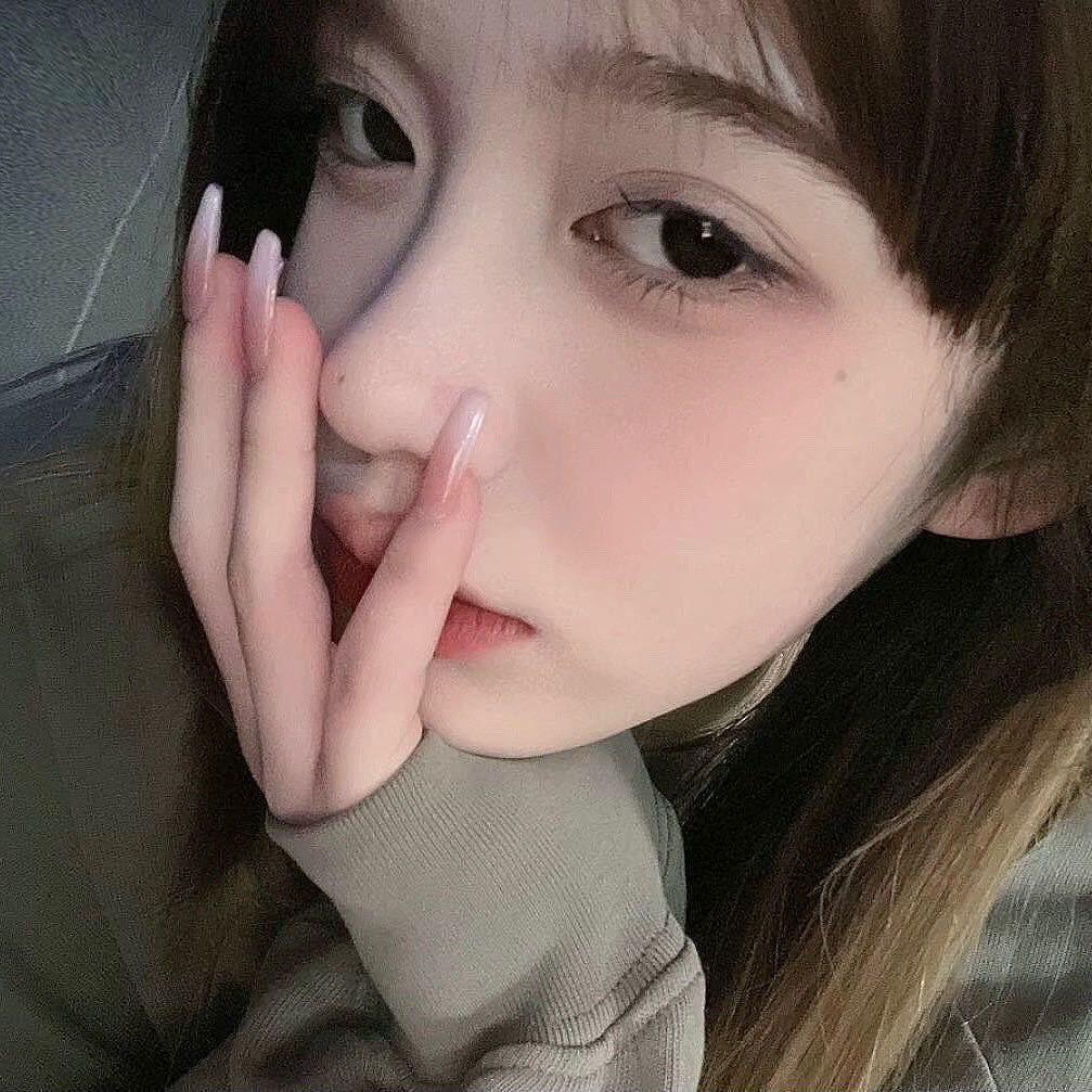 很嫩的小妹子