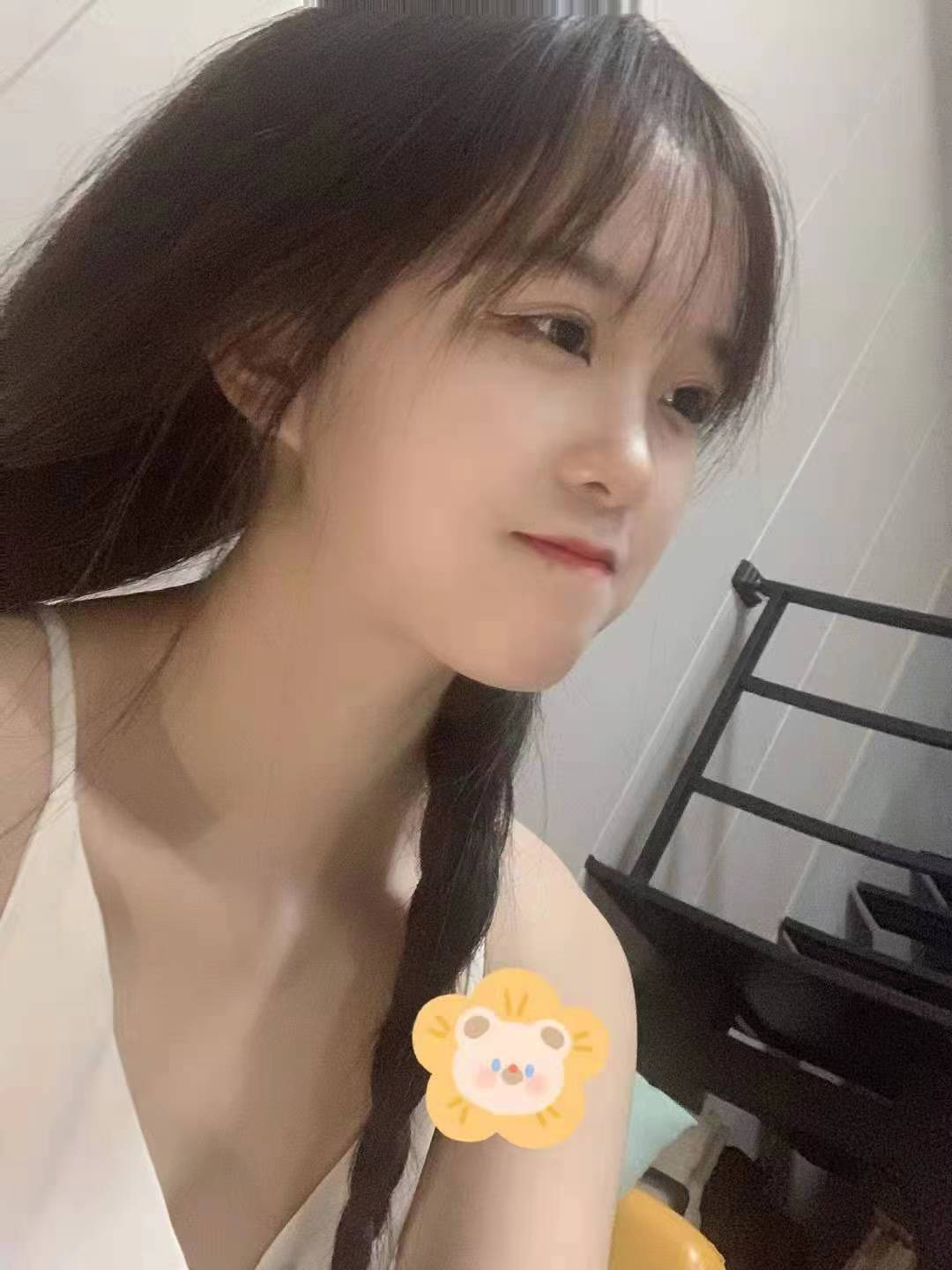 00年的小嫩妹
