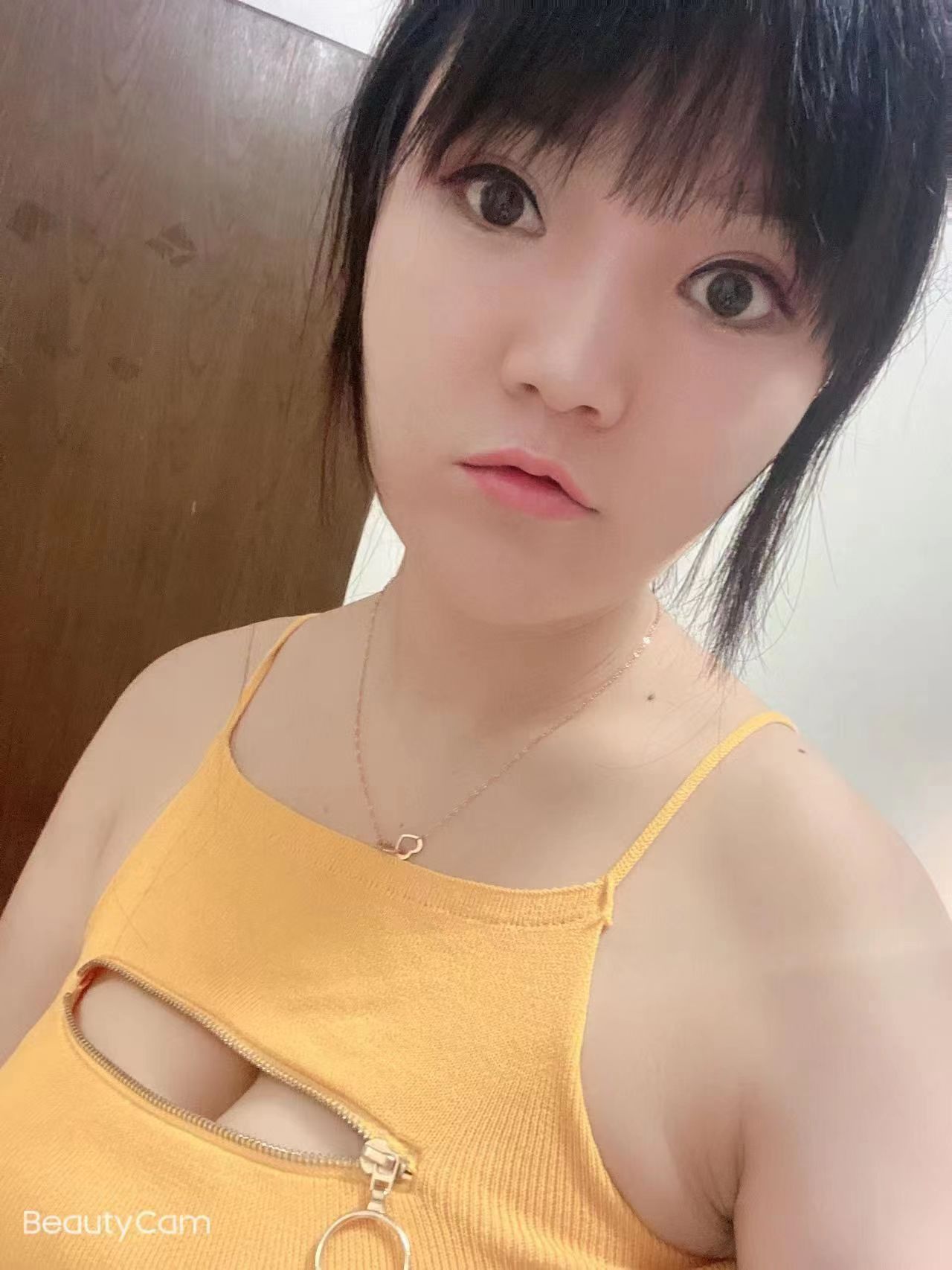 大奶妹子灰灰