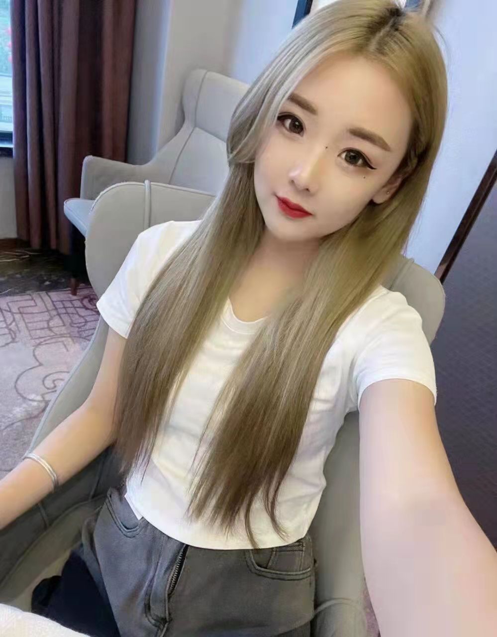 大胸美女小雪