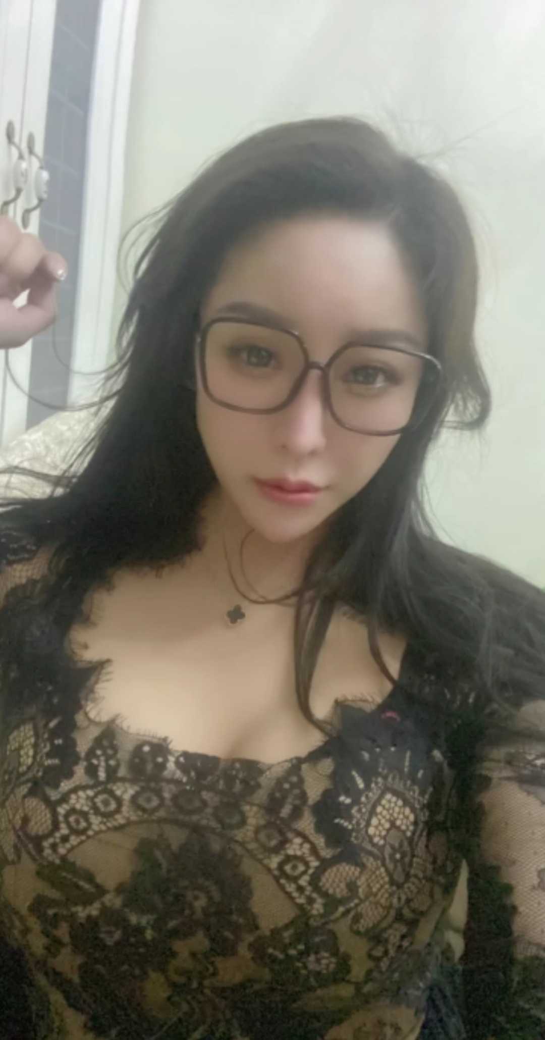 丰腴犹存熟女美女