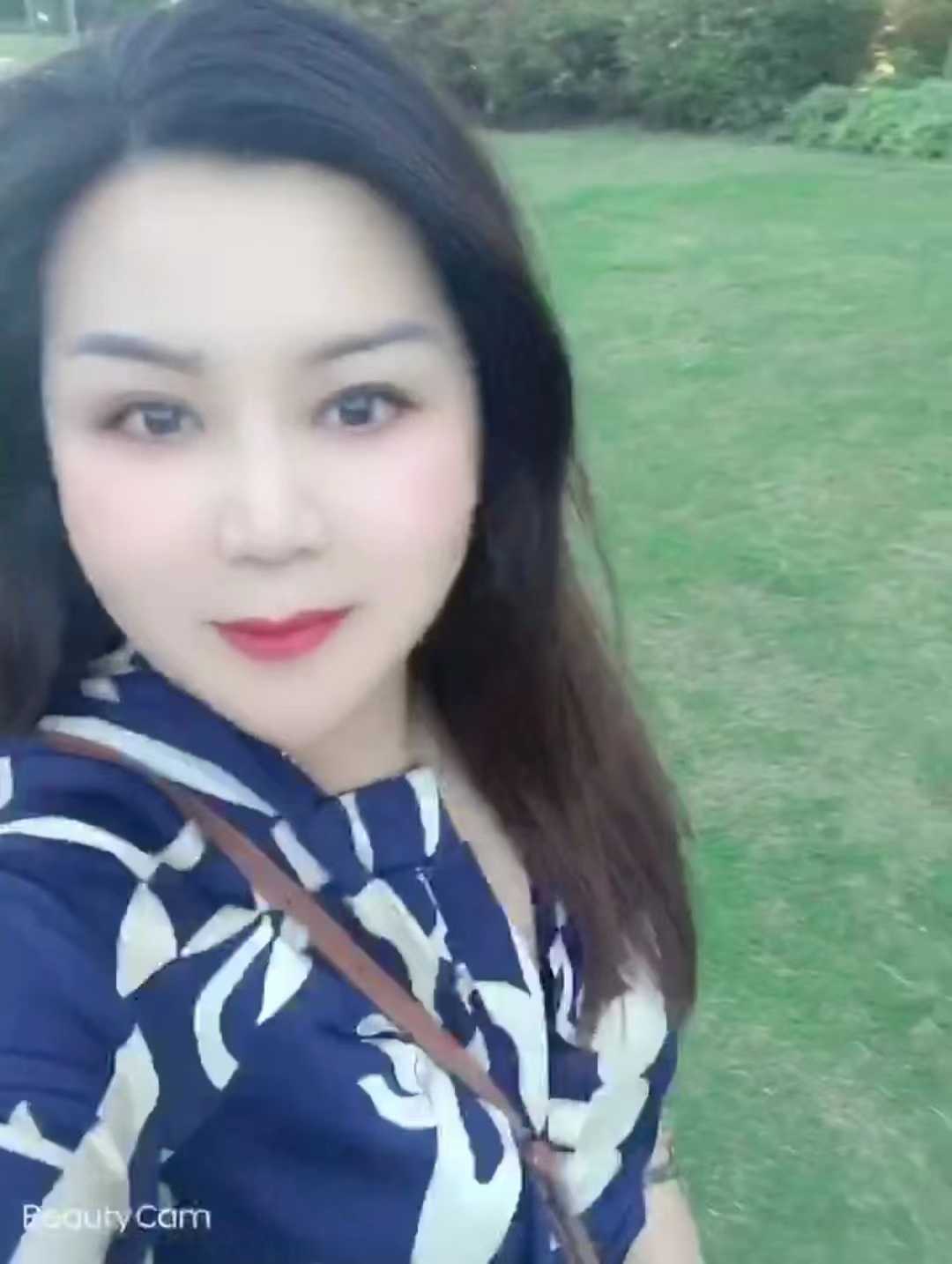 活好，胸大，很会玩