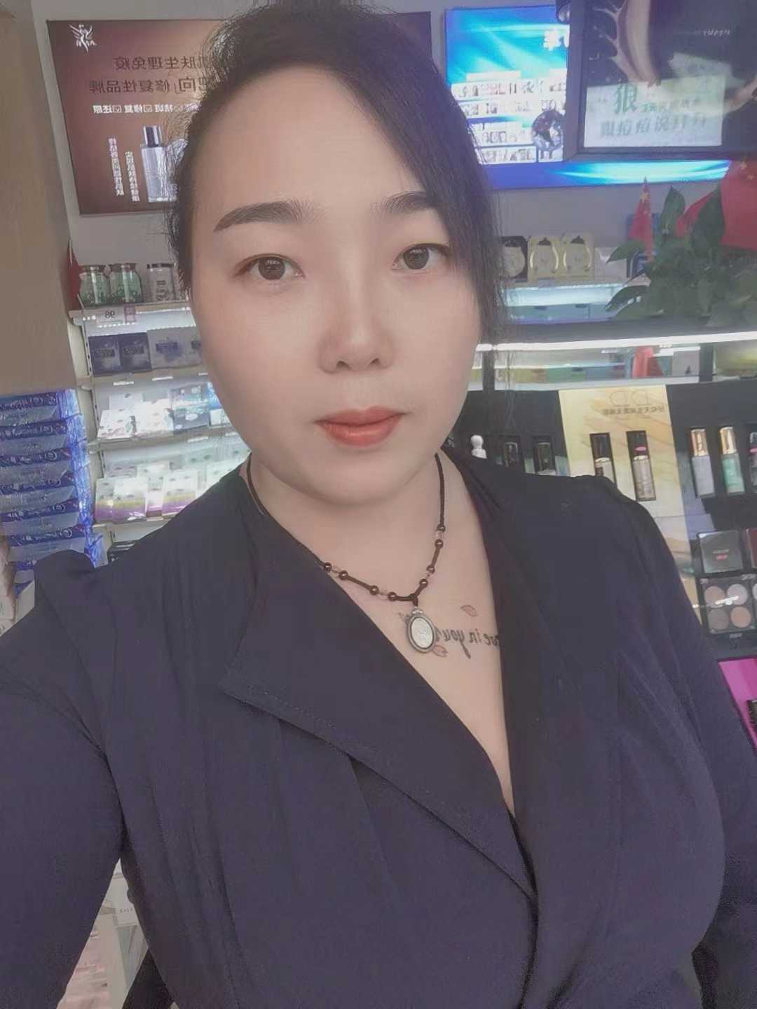 丰满性感胖妞