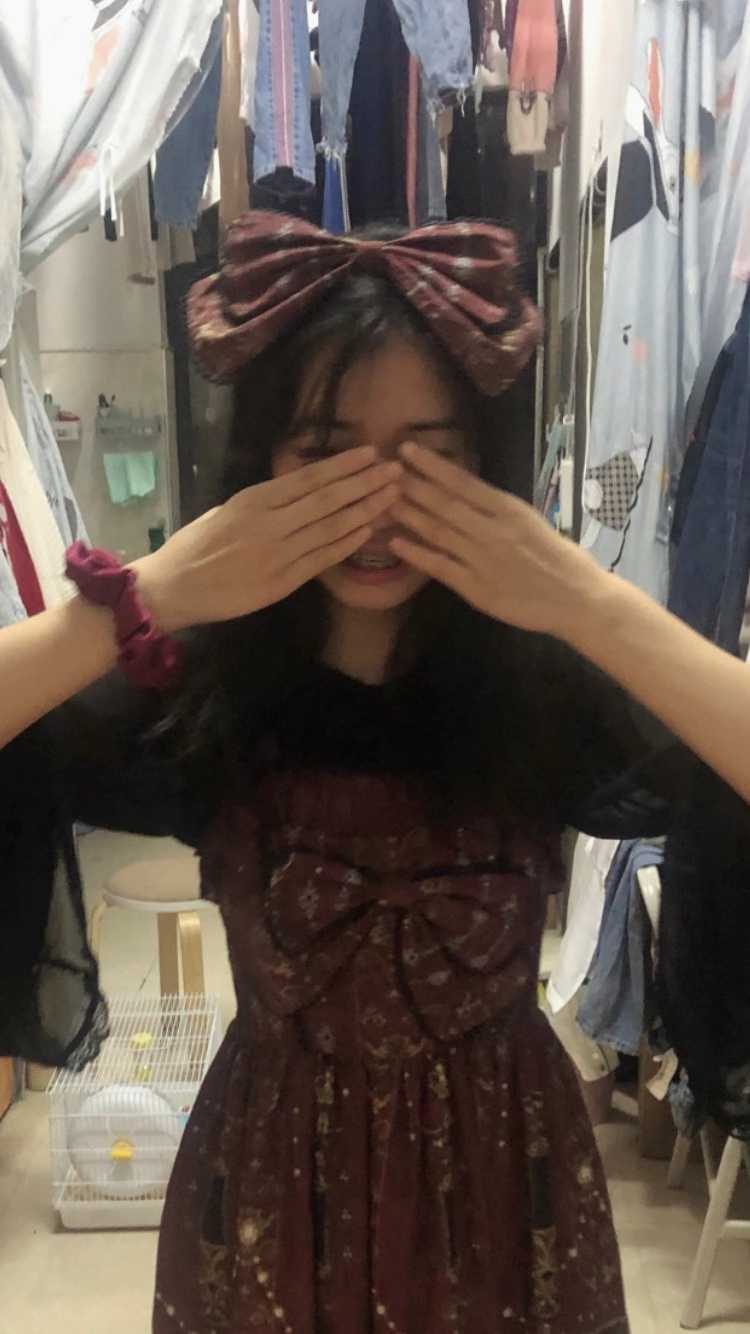 嫩乳十足的小美人