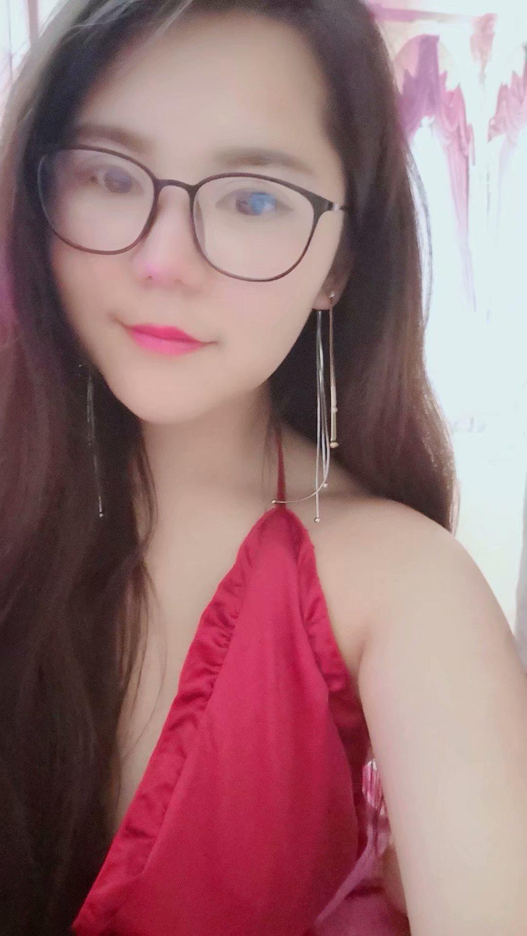 贵阳大营坡e杯妹妹，年轻有活力