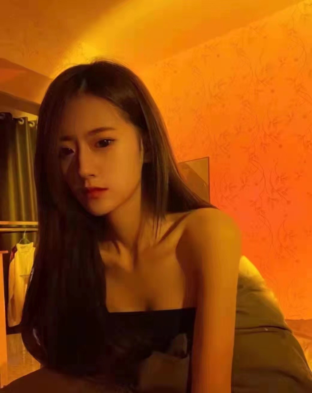 腰细，臀翘，浪叫，很舒服