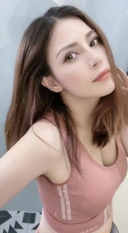 混血美女金羽