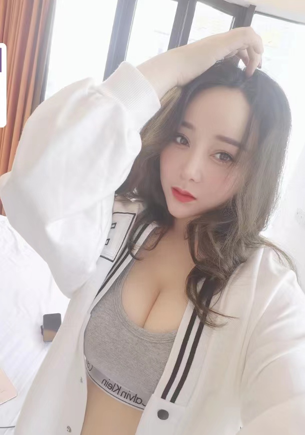 肤白貌美大长腿