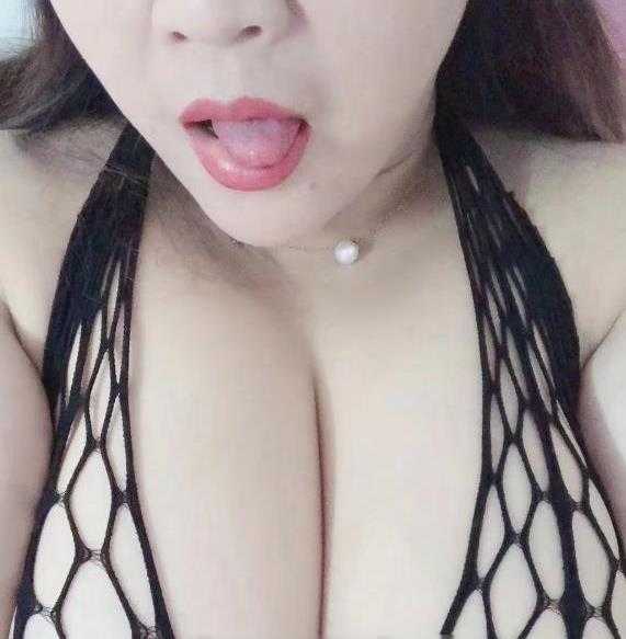 大石大胸少妇