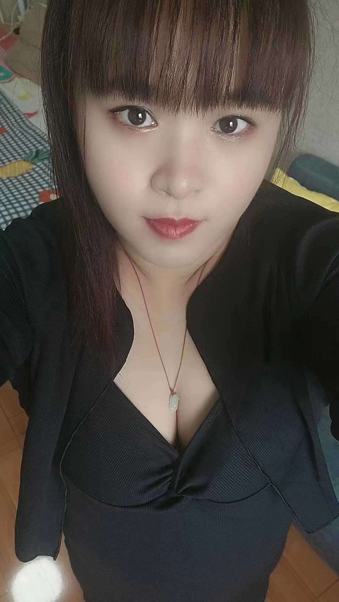 胸大，手感不错，喜欢的联系