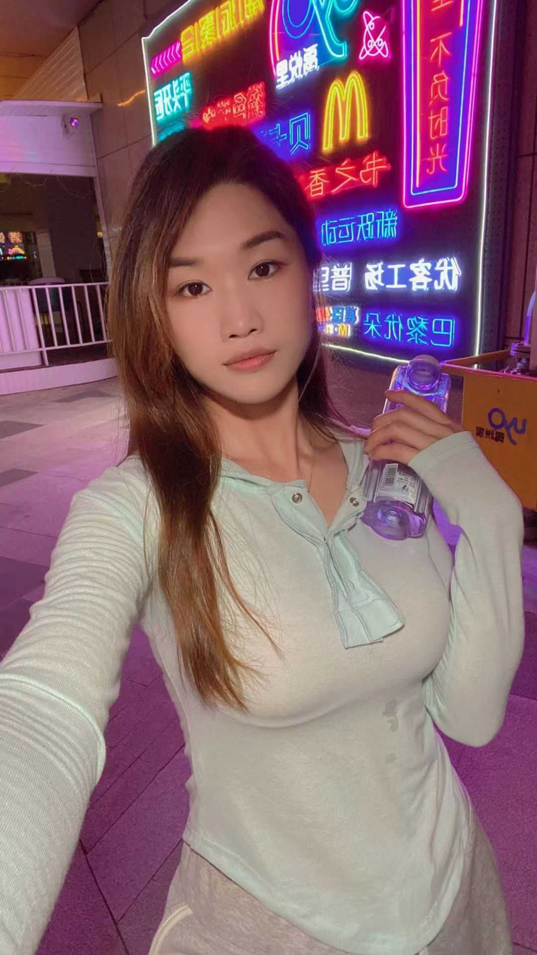 kb没有一点齿感很爽，下面紧
